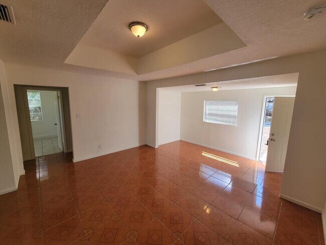 Building Photo - 4751 Fairfield Ave S