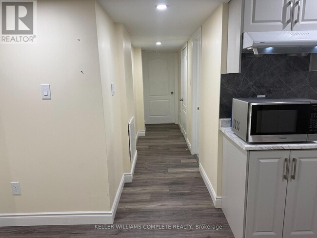 Building Photo - 37 Allegro Dr