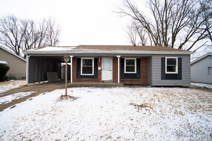 Primary Photo - 513 Coachway Ln