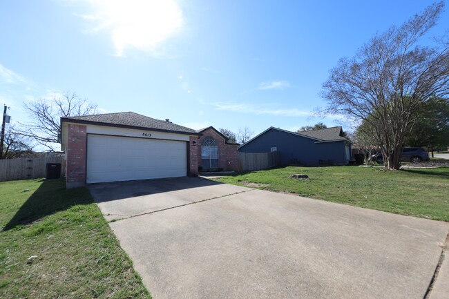 Foto del edificio - 8613 Casler Cir