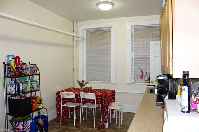 Foto del edificio - 4 br, 2 bath Condo - 447 Park Dr Apt 2B