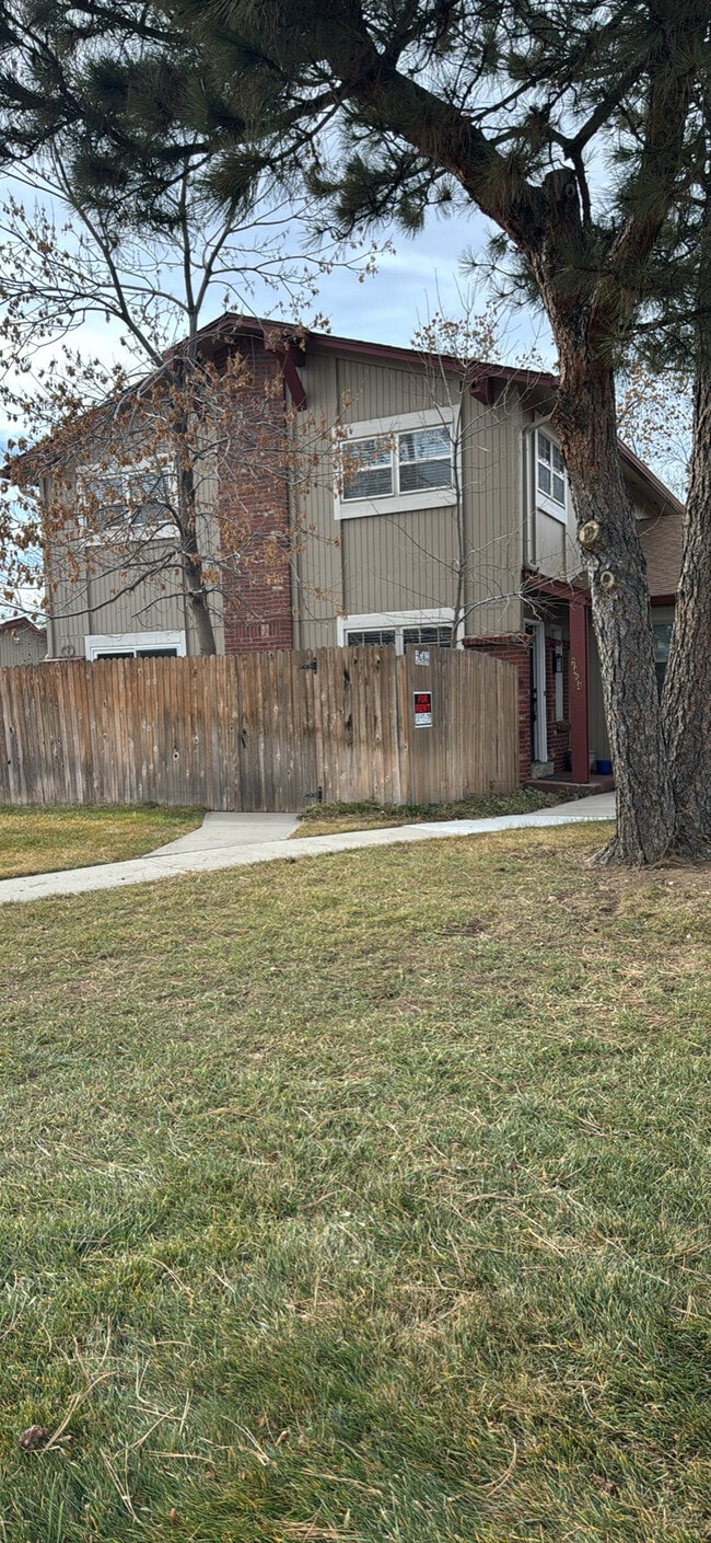 Building Photo - 7454 W Roxbury Pl