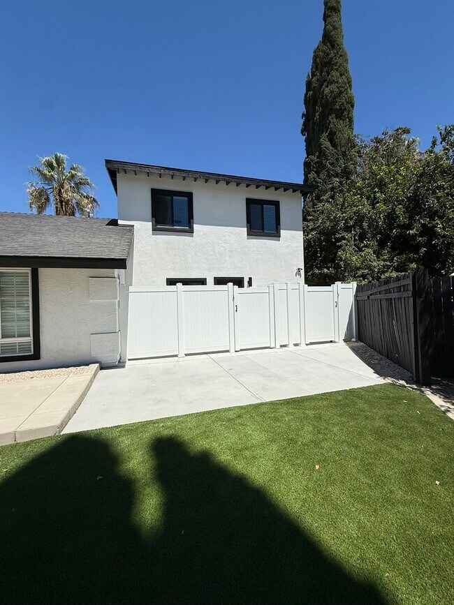 Foto del edificio - 4066 Hickory Ln