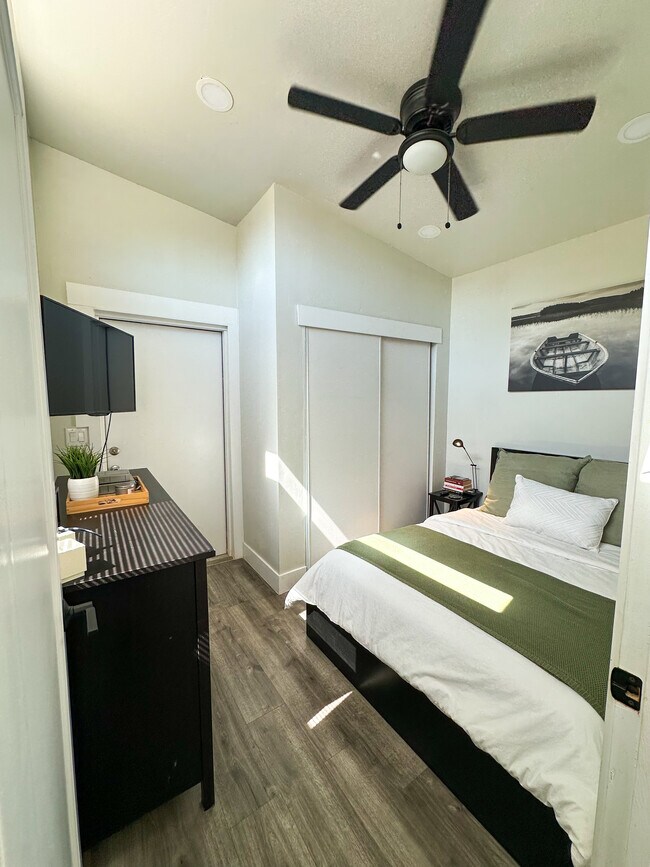 Foto del edificio - 1839 44th St