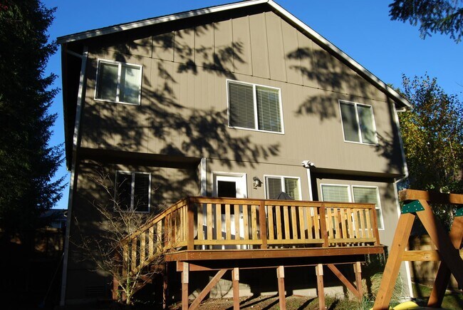 Building Photo - 4 br, 2.5 bath House - 166 Gazebo St