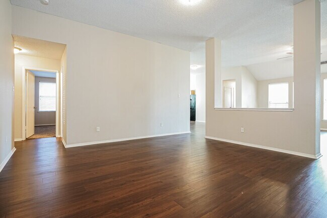 Foto del edificio - 1415 Heather Ridge Dr