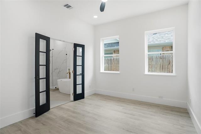 Foto del edificio - 125 Palm Ln