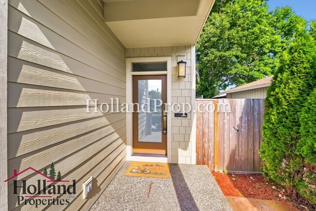 Building Photo - Beautiful 3-Bedroom Home with Fireplace, Modern Kitchen & Private Backyard in Hillsboro