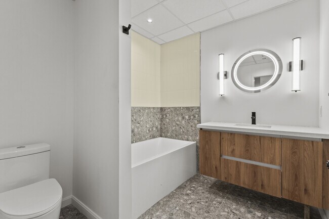 Building Photo - Racine Vaudreuil