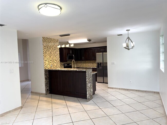 Building Photo - 3 br, 2.5 bath House - 192 SW 204th Ave