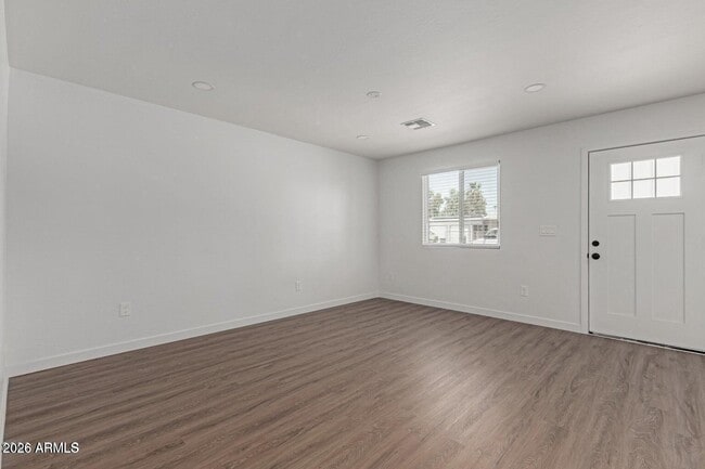 Building Photo - 450 S Crismon Rd