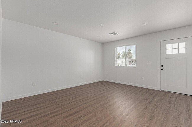 Building Photo - 661 S 96th Pl