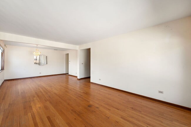 Foto del edificio - 8427 W Windsor Ave
