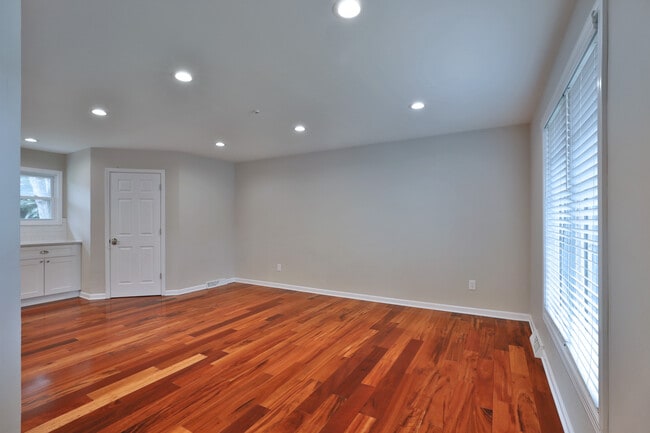 Building Photo - 7002 Wethersfield Pl