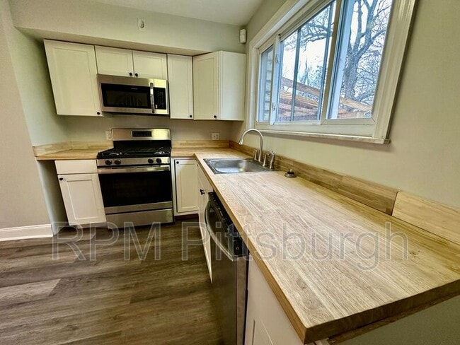 Photo - 1825 Rialto St House