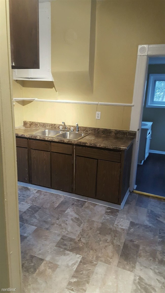 Foto del edificio - 4 br, 1 bath House - 307 S Mason St
