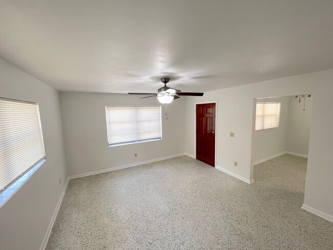 Foto del edificio - 4640 Grant Rd