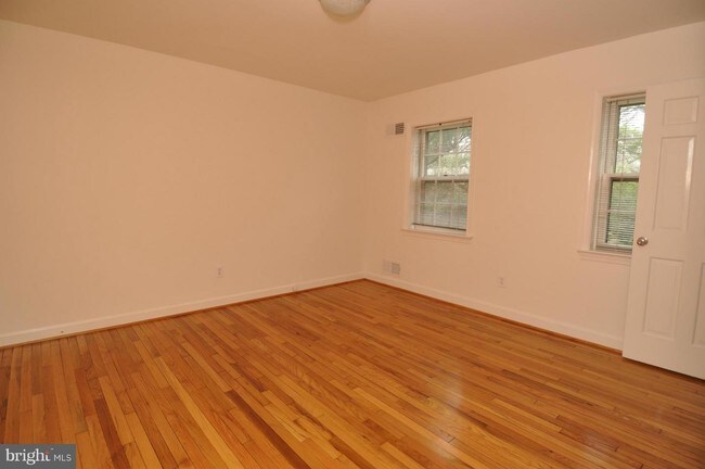 Foto del edificio - 5133 Westbard Ave
