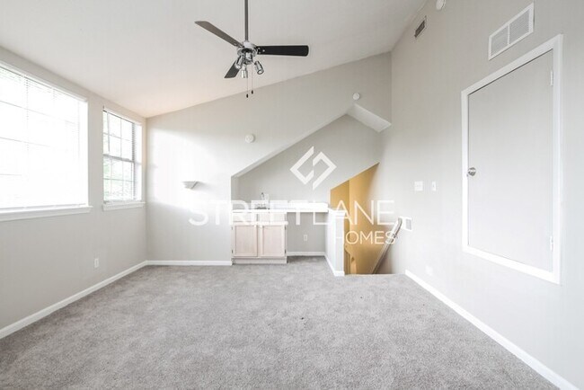 Foto del edificio - A charming 3 Bedroom Home! Now offering $5...