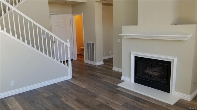 Building Photo - Gorgeous Corona Home