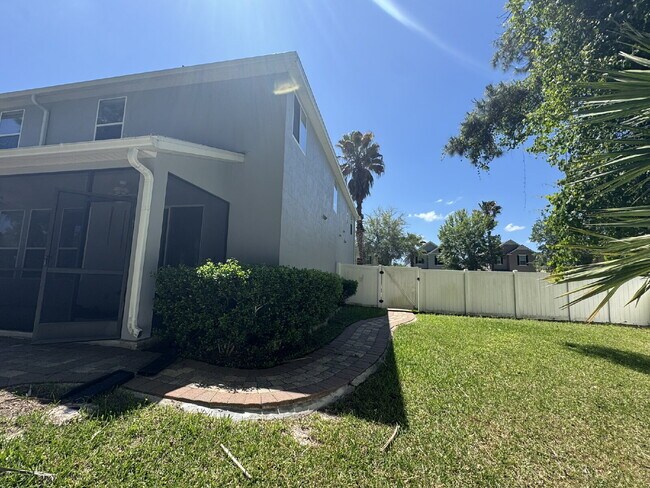 Building Photo - For Rent!!!!!  Spacious Living & Resort-Style Fun in Hamilton Glen!