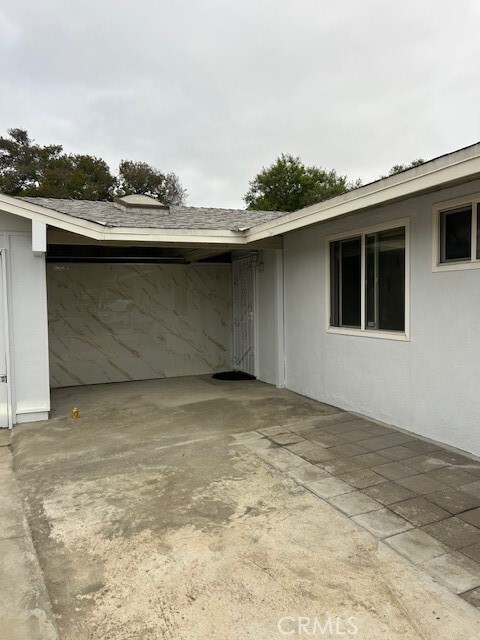 Building Photo - 1083 Gilwood Ave