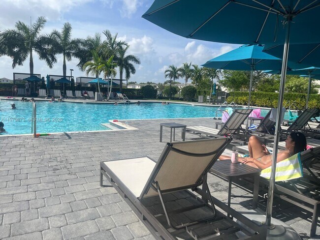 Foto del edificio - 2623 SE 8th Ct