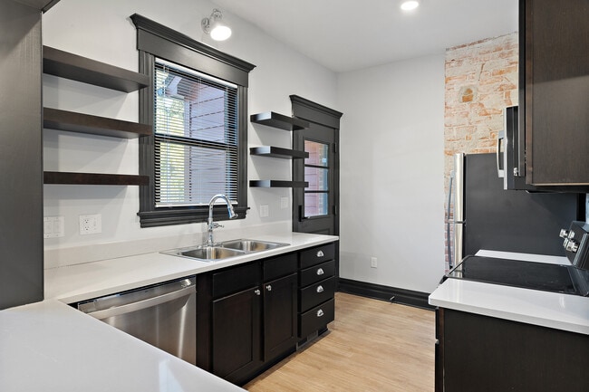 Lower 1B Unit Kitchen - The Murray