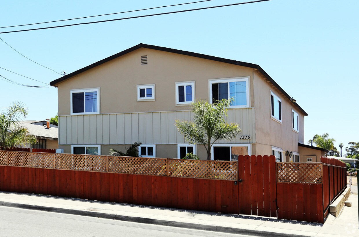 Primary Photo - 1315 Puls St