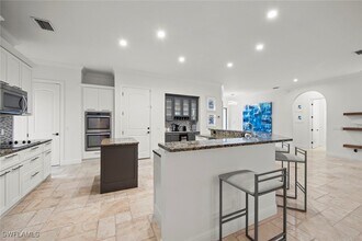 Building Photo - 27153 Barefoot Ln