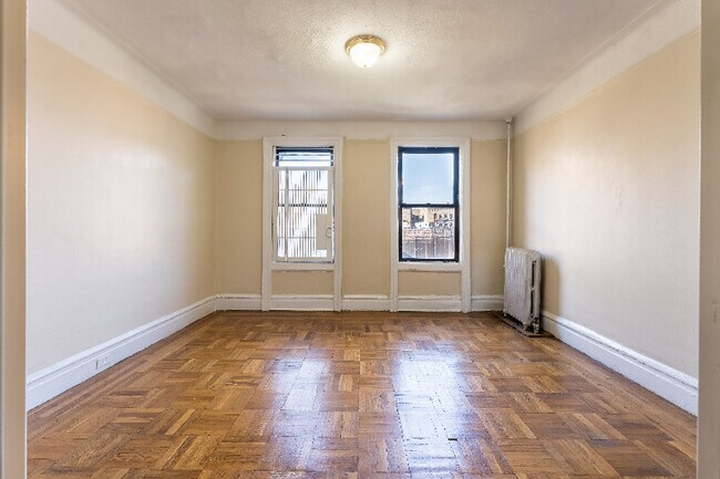 Building Photo - 516-520 W 188th St