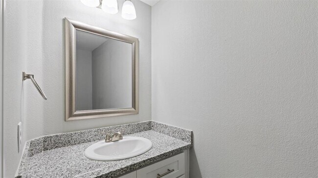 Foto del edificio - 6421 Osprey Dr