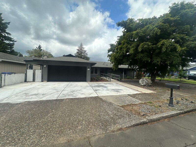 Foto principal - 633 SE 156th Ave