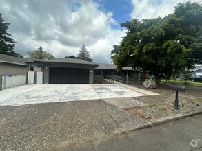 Building Photo - 633 SE 156th Ave