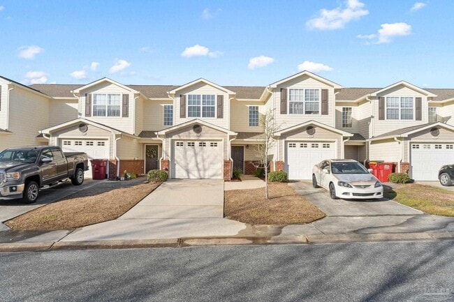 Foto del edificio - 707 Majestic Dr