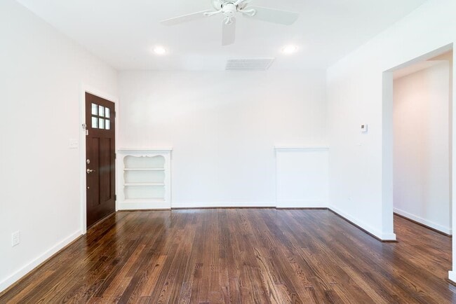 Building Photo - 4535 Walker St