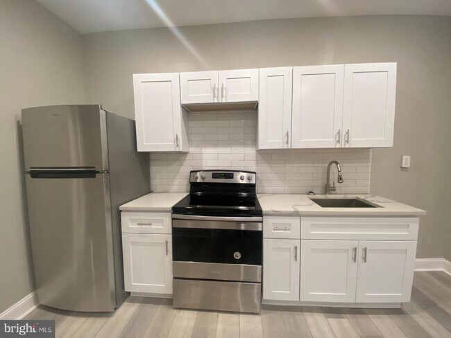 Foto del edificio - 4614 RISING SUN Ave