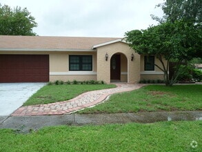 Building Photo - 4034 Windtree Dr