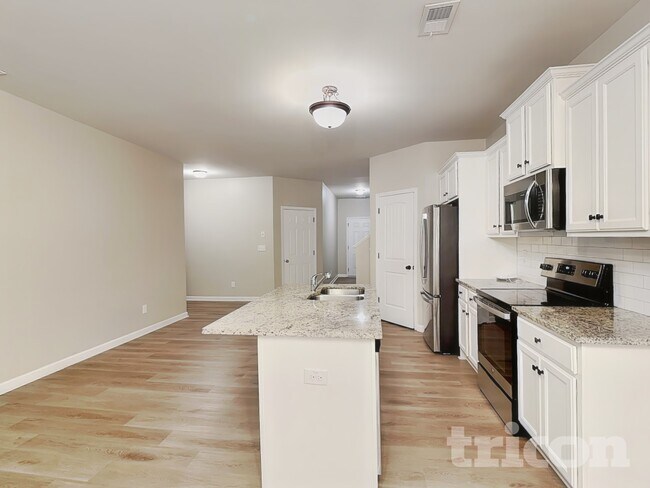 Building Photo - 169 Magnaview Dr