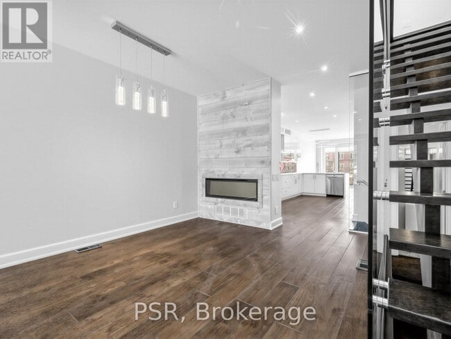 Building Photo - 520 McRoberts Ave