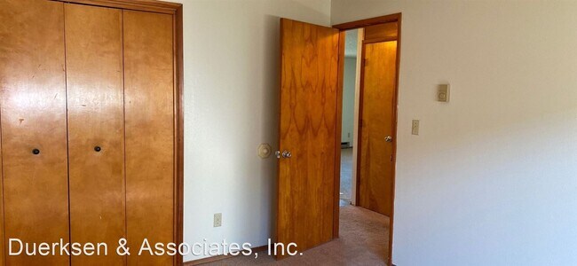 Foto del edificio - 555 NW Kings Blvd