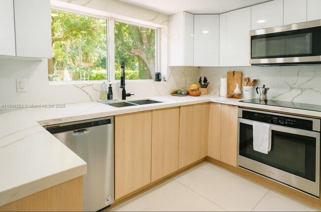 Foto del edificio - 365 NE 87th St