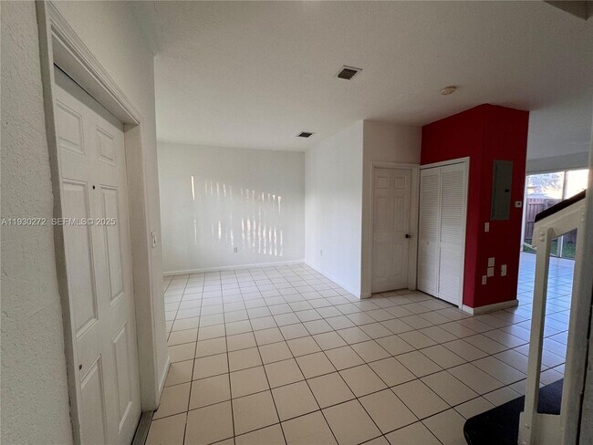 Foto del edificio - 2525 SE 15th Pl