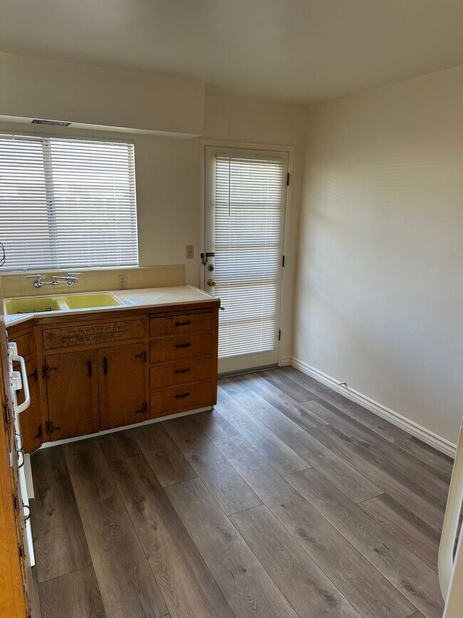 Foto del edificio - Cute 2 Bd 1Ba Unit NE Santa Maria