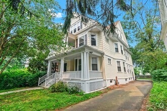 Building Photo - 253 W Elm St