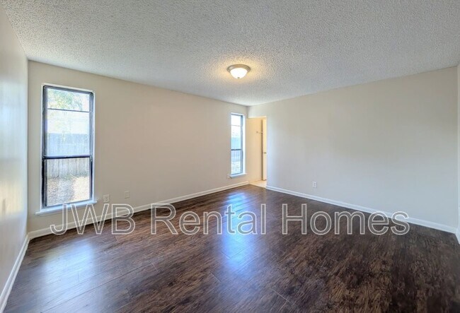 Foto del edificio - 8374 Coralberry Ln
