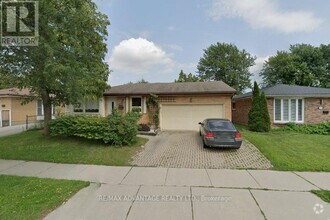 Building Photo - 776 Dundalk Dr