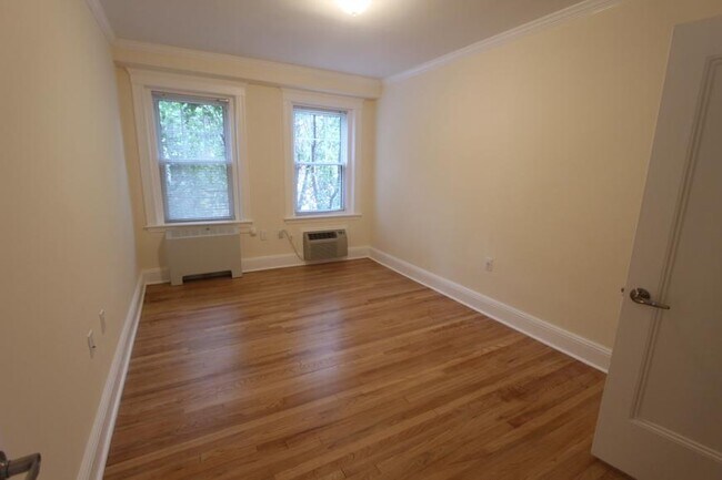 Building Photo - 3.0 bedroom in Cambridge Massachusetts 02138