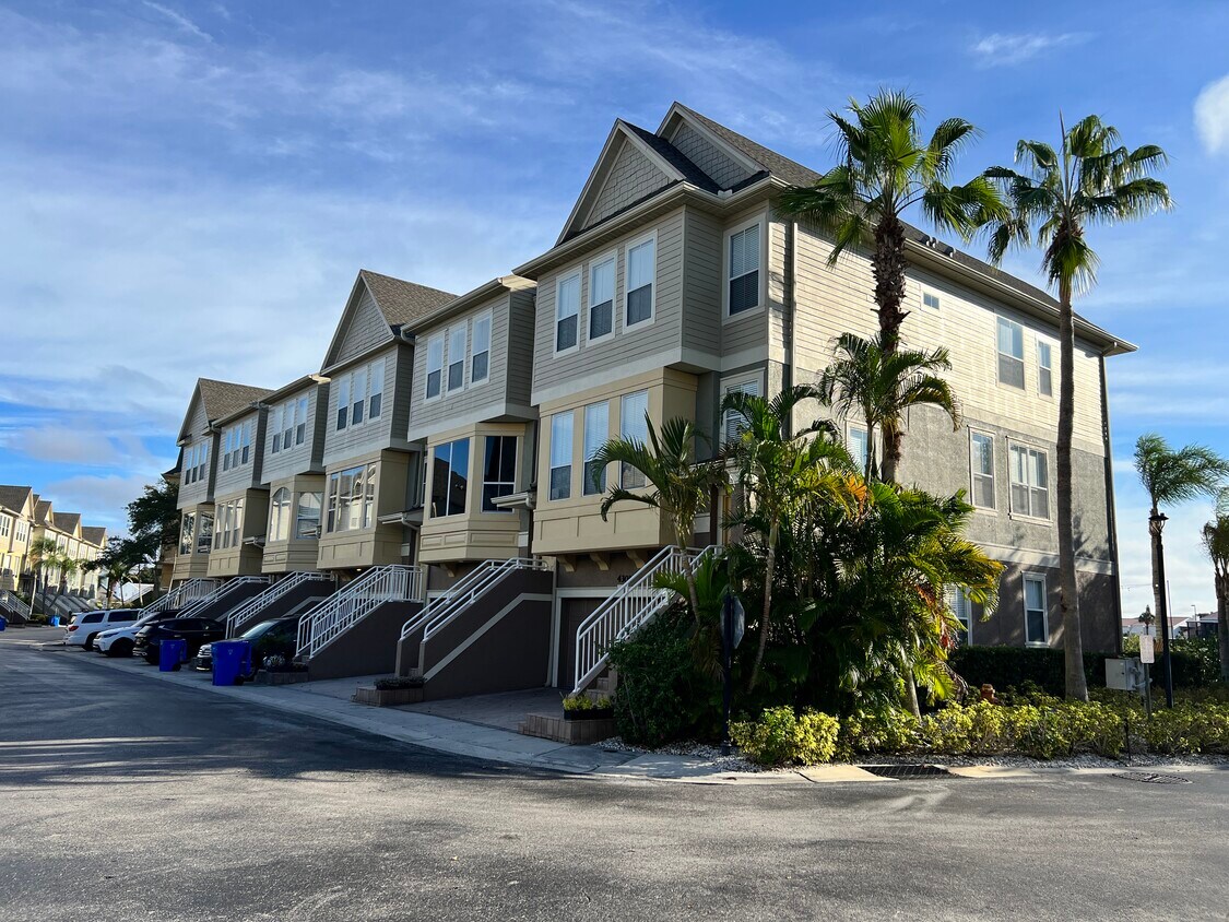 Foto principal - 4303 Spinnaker Cove Ln