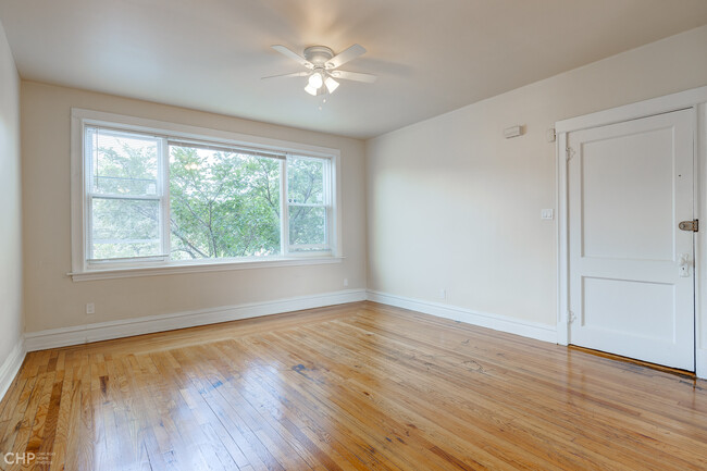 Building Photo - 3517 N Cicero Ave